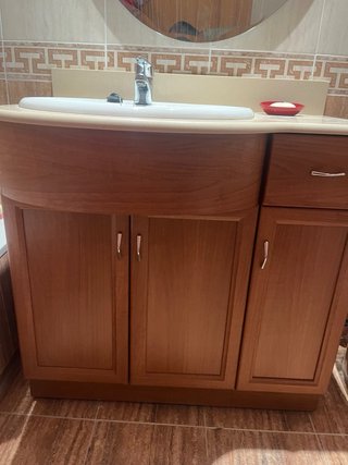 Mueble de baño madera y porcelana