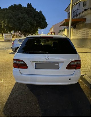 Mercedes-Benz W211 2003