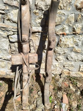 2 Yugos de madera antiguo