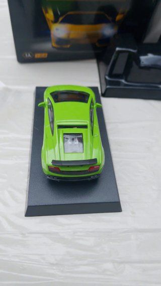 Lamborghini Gallardo LP 570-4 1:64