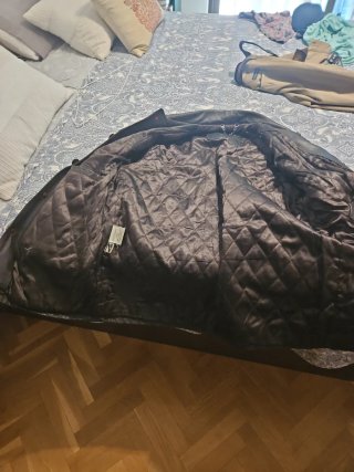 Cazadora de cuero marron