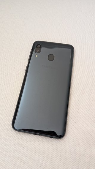 SAMSUNG GALAXY A20e NEGRO 32GB + ACCESORIOS NUEVOS