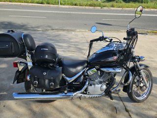 Suzuki Intruder VL 125 Cruiser Negra