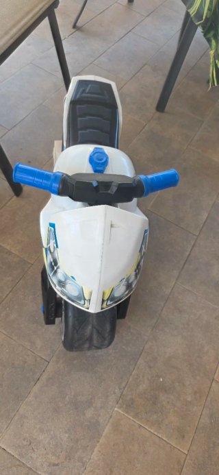 Moto correpasillos Policía Feber