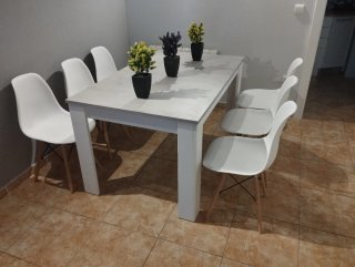 Mesa extensible y 6 sillas comedor