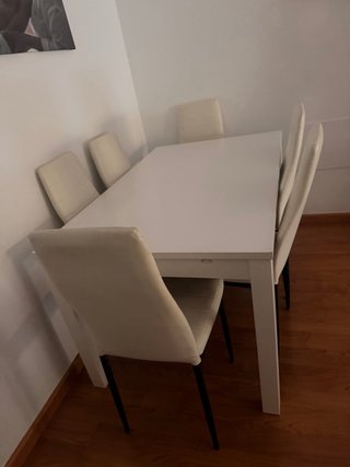 Mesa comedor extensible blanca + 6 sillas