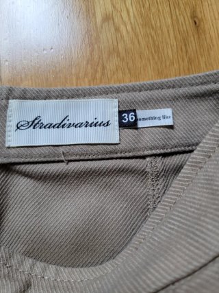 Falda mini Stradivarius camel
