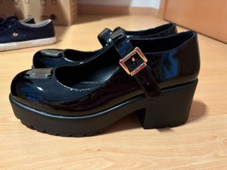 KOI Footwear Mary Jane Talla 42 Mujer