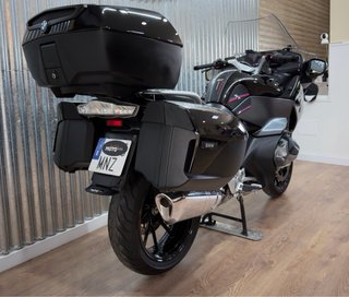 BMW R1250RT Negra