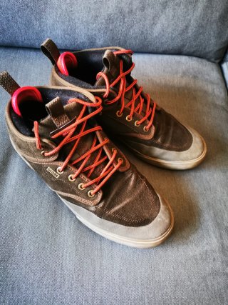 Zapatillas Globe Marrones/Grises Talla 42.5