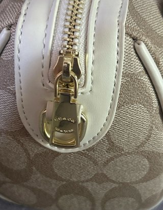 Mochila Coach Monograma Bege e Branco
