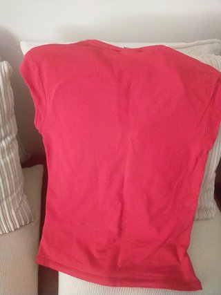 Camiseta deportiva Nike roja