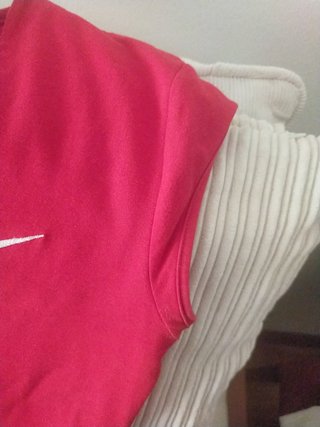 Camiseta deportiva Nike roja