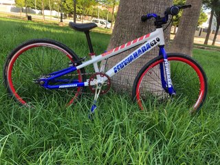 Bicicleta BMX Race 20” + Casco O'Neal impecable