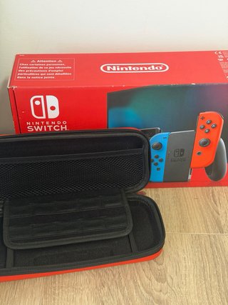 Nintendo Switch + 4 Joy-Con + Base Carga