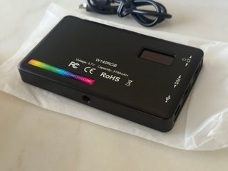 Iluminador LED W140 RGB Portátil