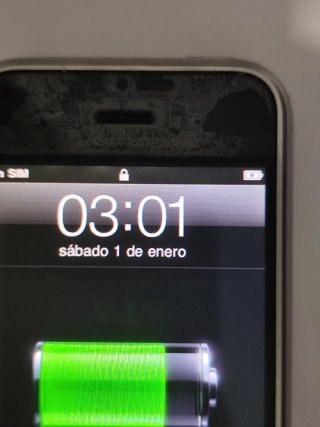 iPhone 1ª Geneneracion Plata. Apple.