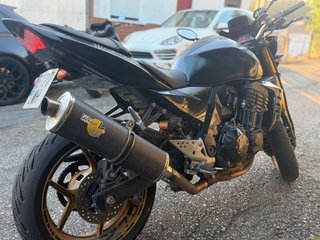 Kawasaki Z750 Negra y Verde