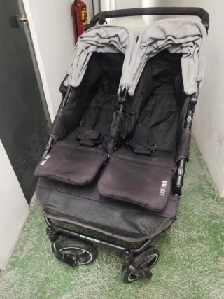 Carro gemelar BABy Monsters. Incluye capazos.
