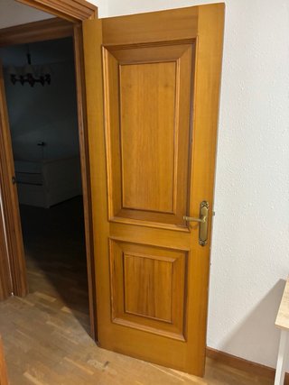 Puertas de madera maciza