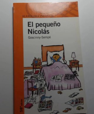 Lote 3 libros (La mano negra y El pequeño Nicolás)