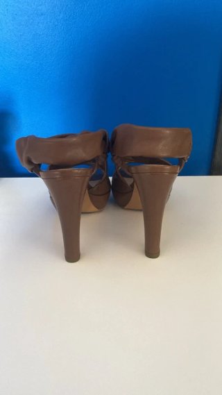 Zapatos de tacón Mascaró marrones