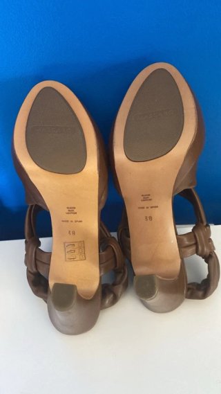 Zapatos de tacón Mascaró marrones