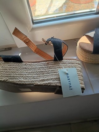 Sandalias esparto cuña negras