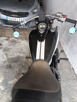 Kawasaki KAWASAKI M 900Negra/Blanca