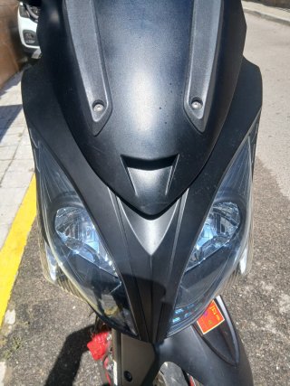 Maxi Scooter Negra y Gris