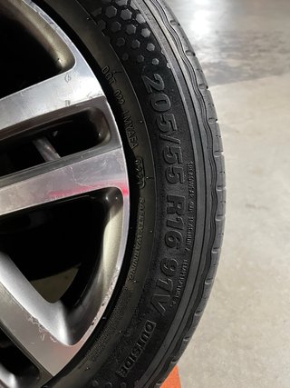 Llantas con neumáticos 205/55 R16 V