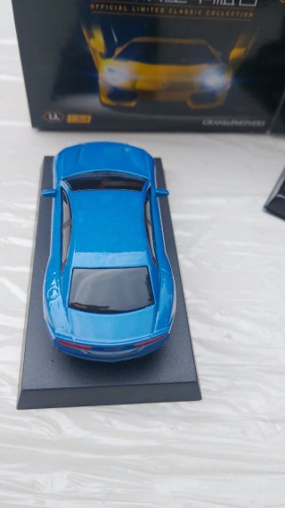 Lamborghini Estoque 2008 Scala 1:64