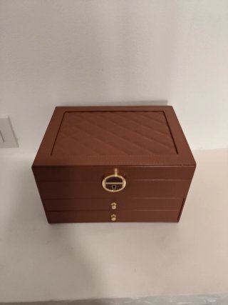 Portagioie grande marrone con dettagli oro