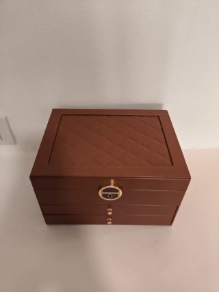 Portagioie grande marrone con dettagli oro