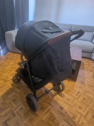 Silla de paseo Kinderkraft Plus negra