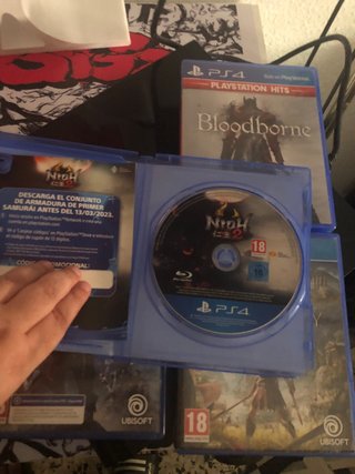 Consola PS4 Negra + Juegos y Accesorios