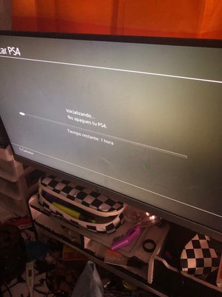 Consola PS4 Negra + Juegos y Accesorios