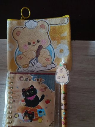 Lote infantil kawaii: cuaderno y bolígrafo