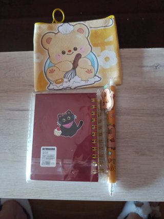 Lote infantil kawaii: cuaderno y bolígrafo