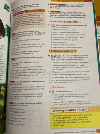 Life Vision Upper Intermediate Students Book (S...