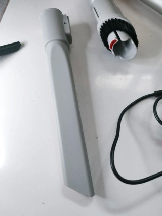 Aspiradora Amazon Basics 150W 2 en 1