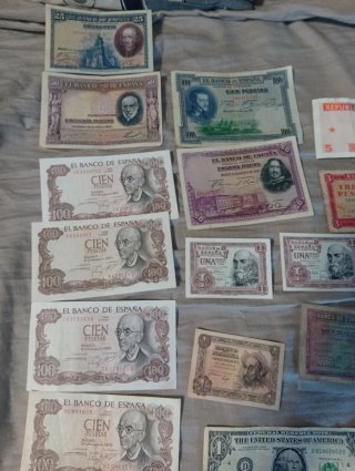 Billetes Pesetas y Monedas Euzkadi y Che