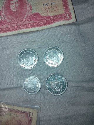 Billetes Pesetas y Monedas Euzkadi y Che