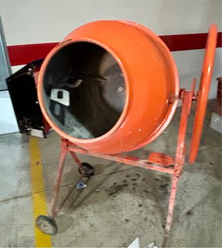 HORMIGONERA ELÉCTRICA 135L 700W GARANTÍA POCO USO
