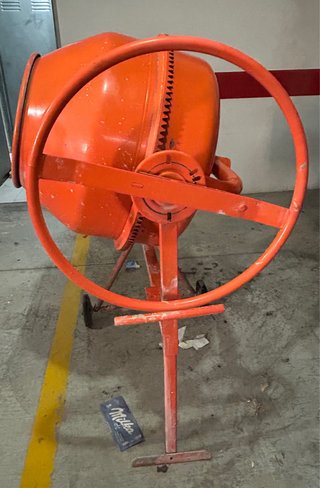 HORMIGONERA ELÉCTRICA 135L 700W GARANTÍA POCO USO