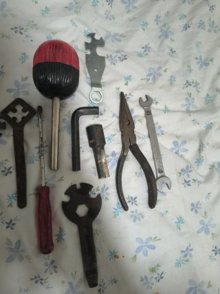 Llave universal alicates destornillador