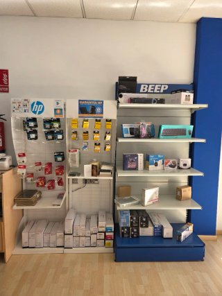Mobiliario Tienda Informática conjunto completo