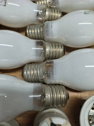 Bombillas Philips y casquillos farolas