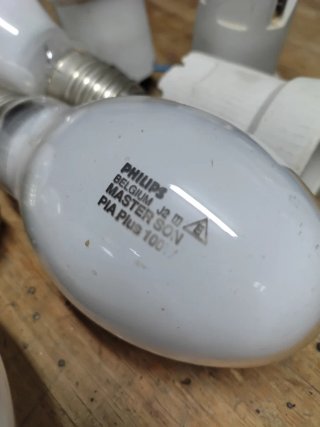 Bombillas Philips y casquillos farolas