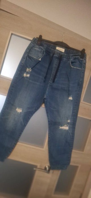 Pantalón jogger vaquero azul desgastado
